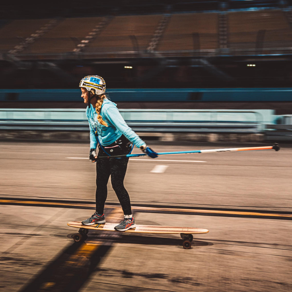 Hamboards SUPSKATE Race Skate Paddle - in use