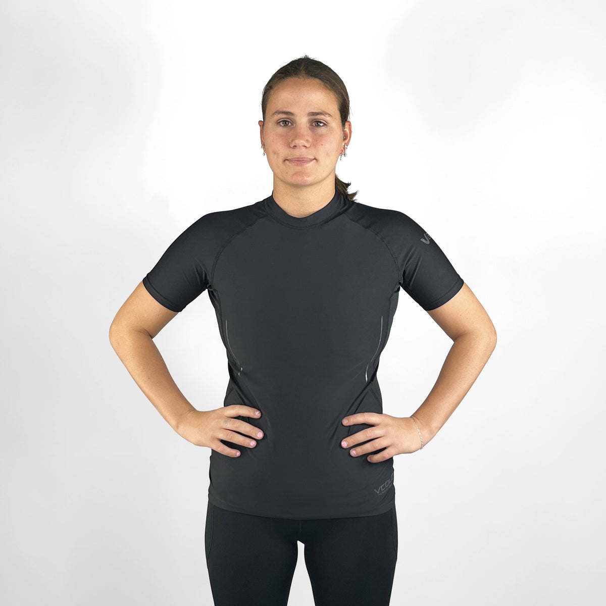 Vaikobi VCOLD Base Layer Short Sleeve Top black front female model