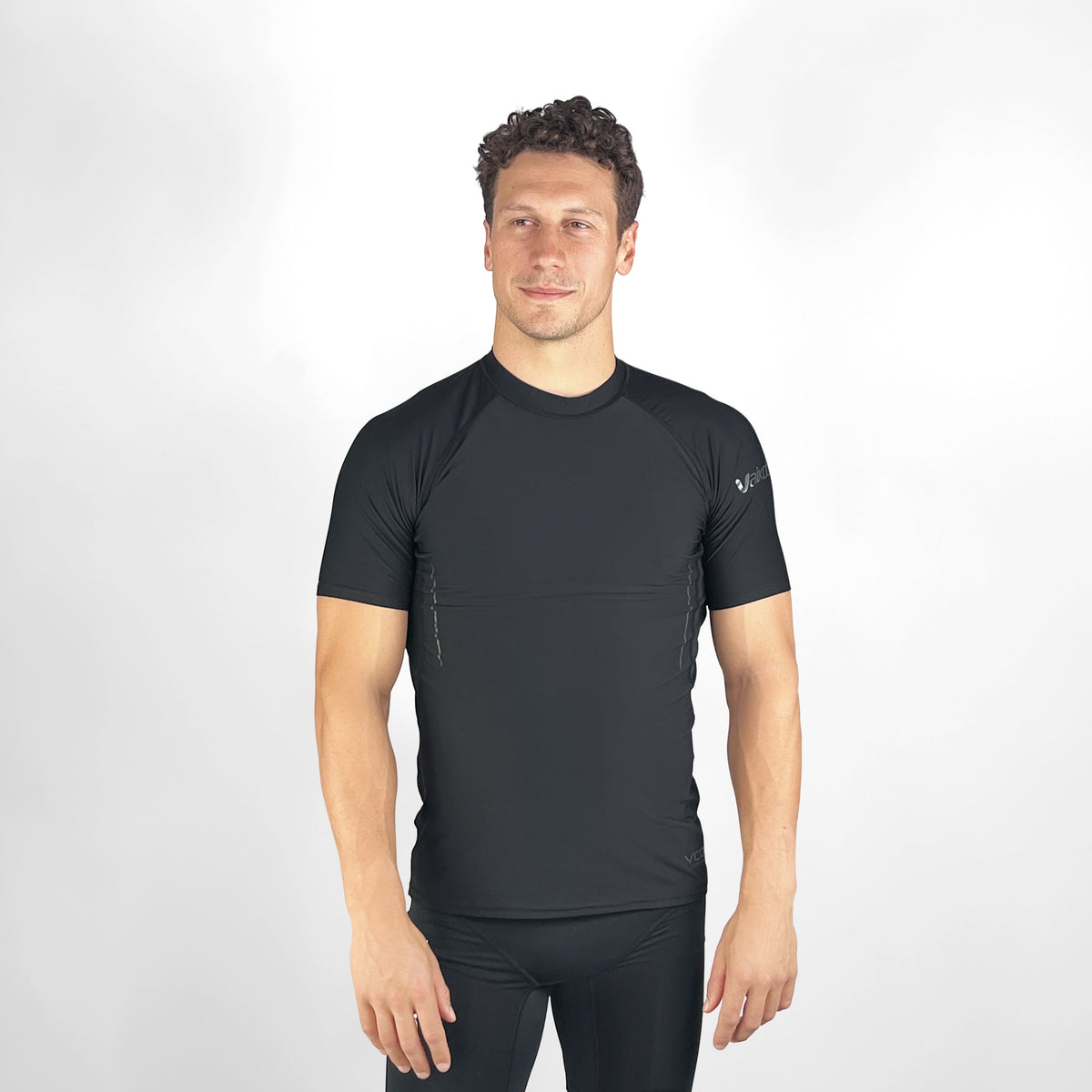 Vaikobi VCOLD Base Layer Short Sleeve Top black front angle