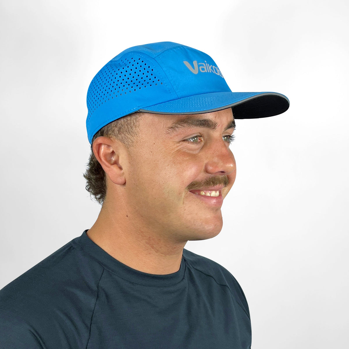 Vaikobi Lightweight Ocean Cap Cyan - front view