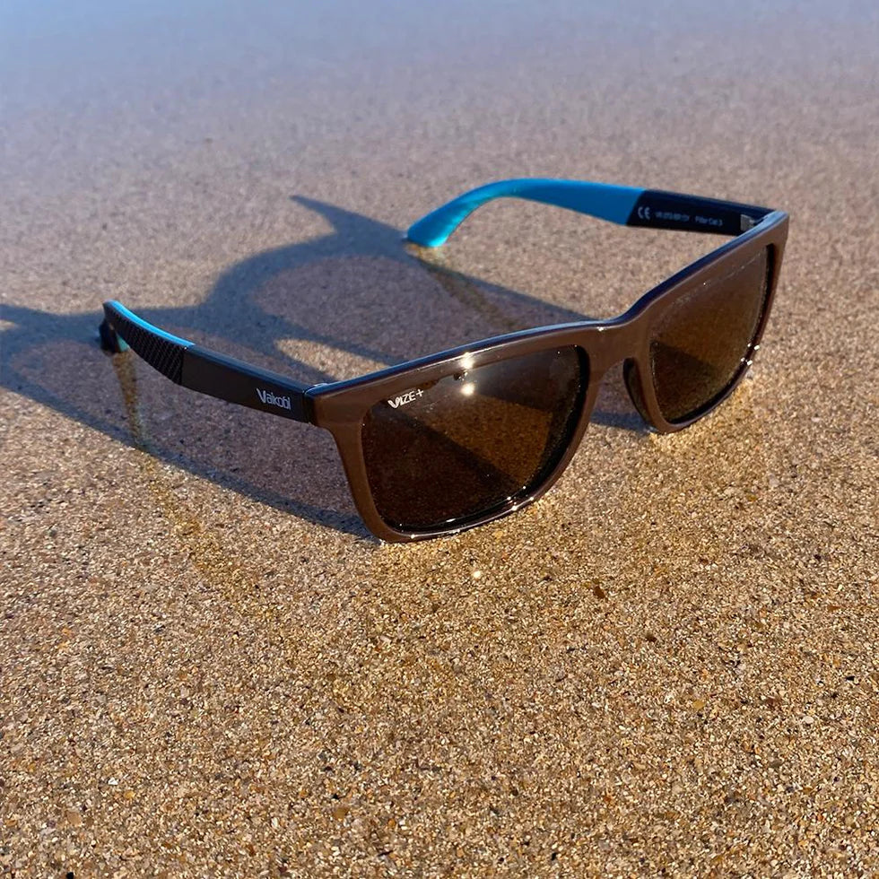 Vaikobi Viento Polarized Sunglasses - immersed in water at beach