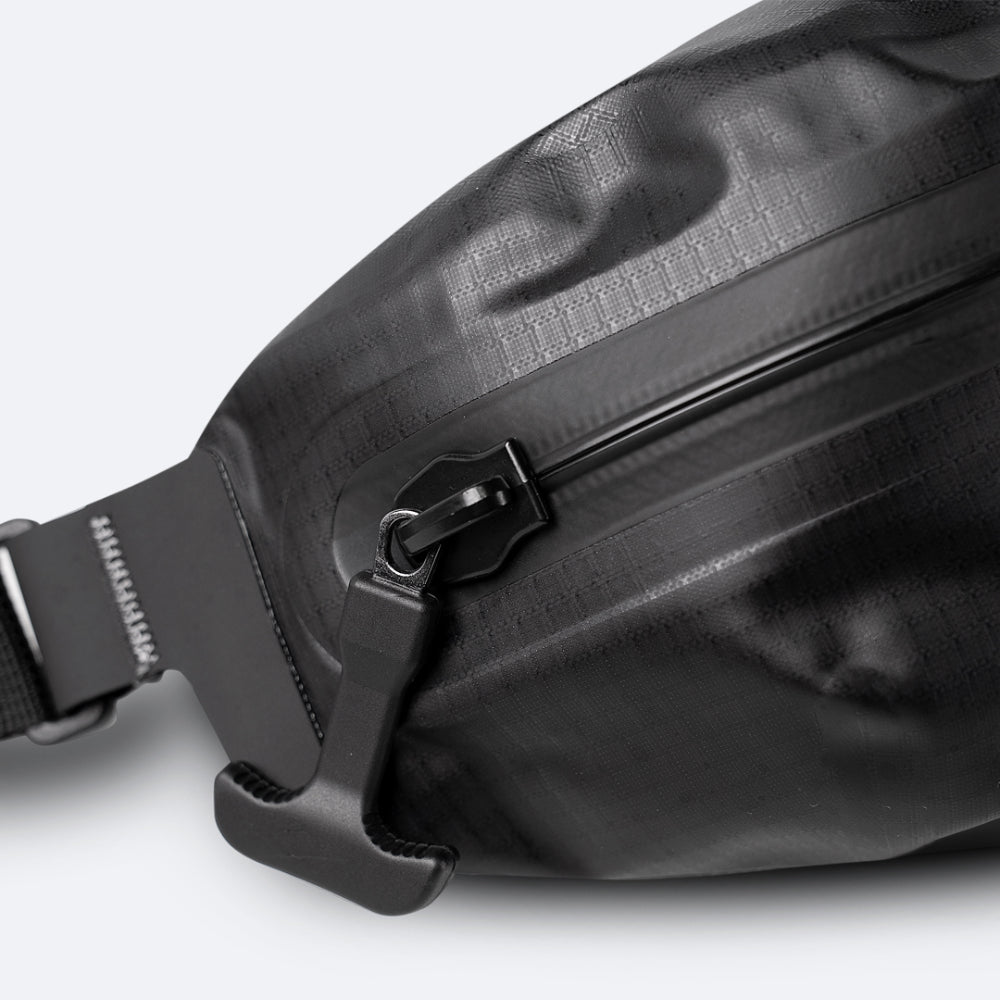 Zhik Waterproof Waist Pack 2L Black - open
