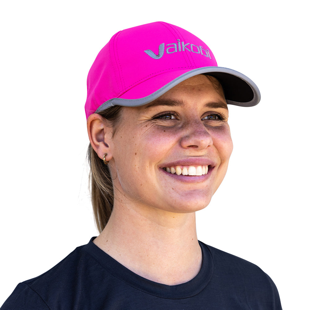 Vaikobi Performance Cap pink with female model